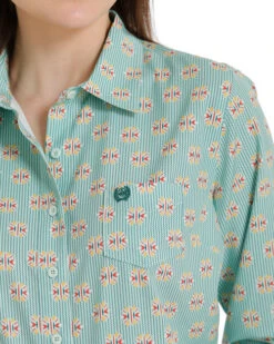 Cinch ArenaFlex Green Print Shirt -Equestrian Clothing Store lds arenaflex print sl green detail MSW9163011 cinch 81020.1678830661